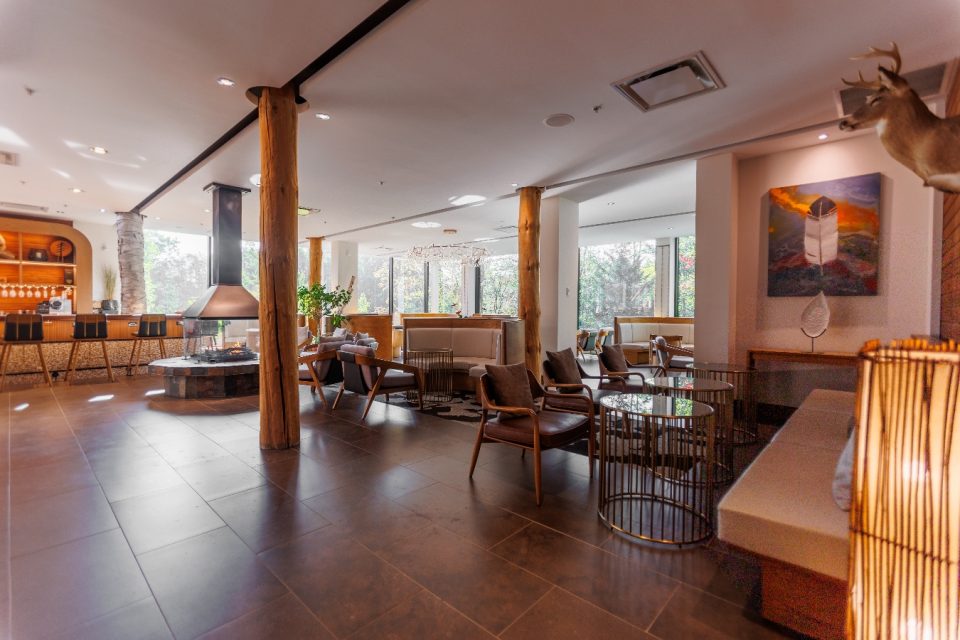 Lobby 9